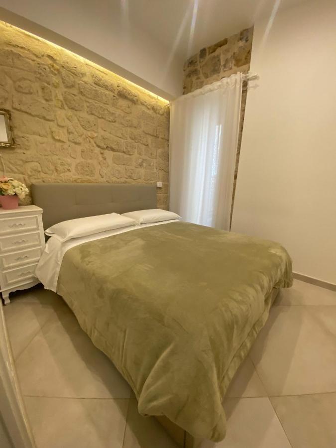Hotel Dimora Del Carmine à Bari Extérieur photo