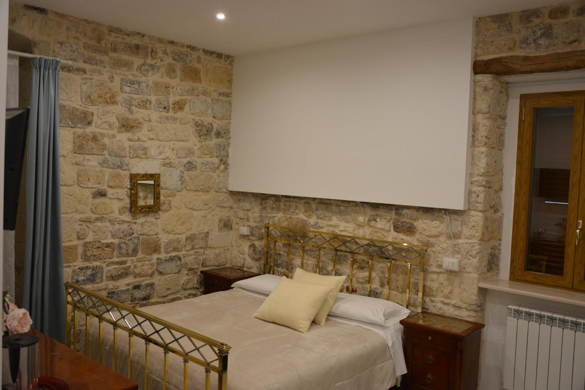 Hotel Dimora Del Carmine à Bari Extérieur photo