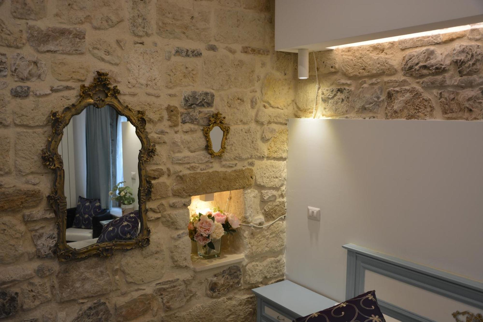 Hotel Dimora Del Carmine à Bari Extérieur photo
