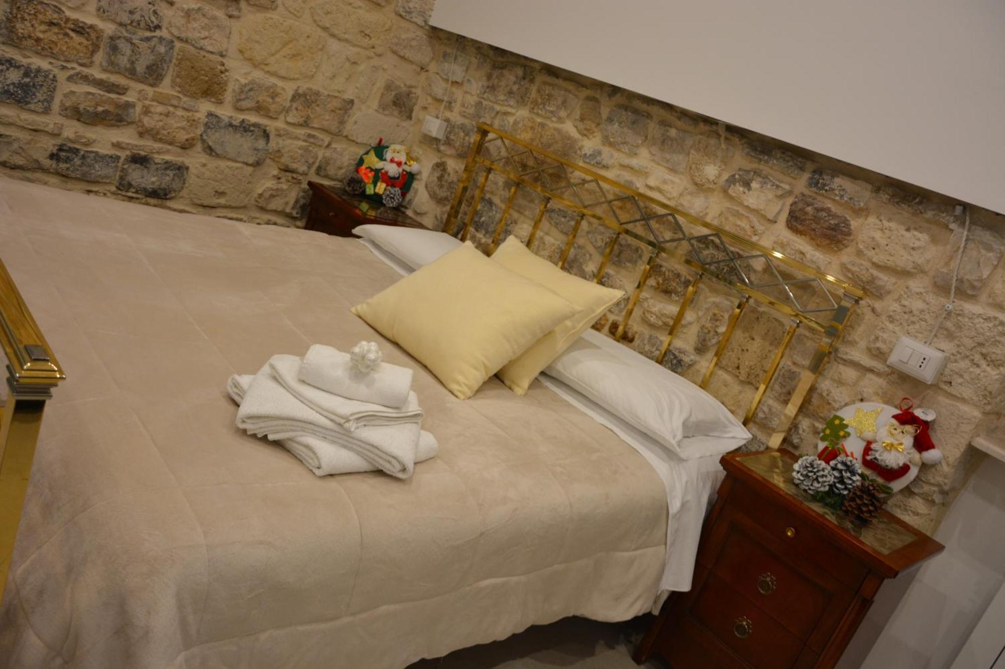 Hotel Dimora Del Carmine à Bari Extérieur photo
