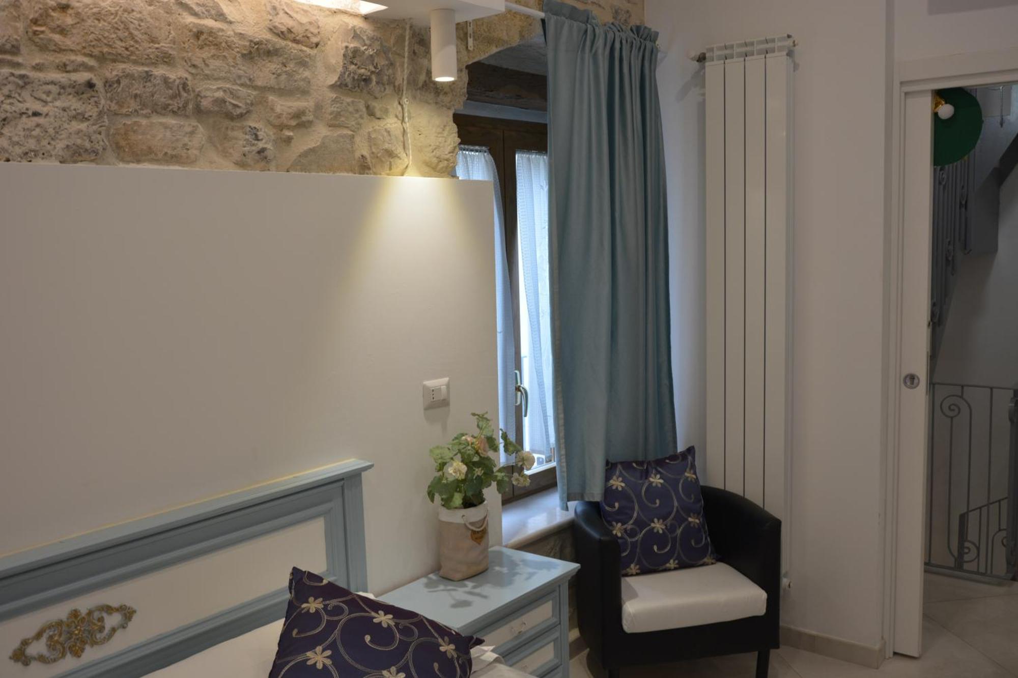 Hotel Dimora Del Carmine à Bari Extérieur photo